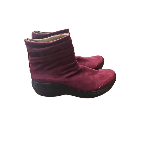 BZees Women's Zizzle Ankle Boot cranberry wine red sz 10 suede - Picture 6 of 7
